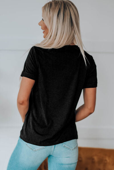 Trendy Bow & Boot Graphic Short Sleeve T-Shirt for Casual Style
