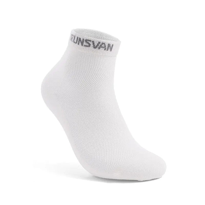 IRUNSVAN moisture wicking athletic training socks for runners