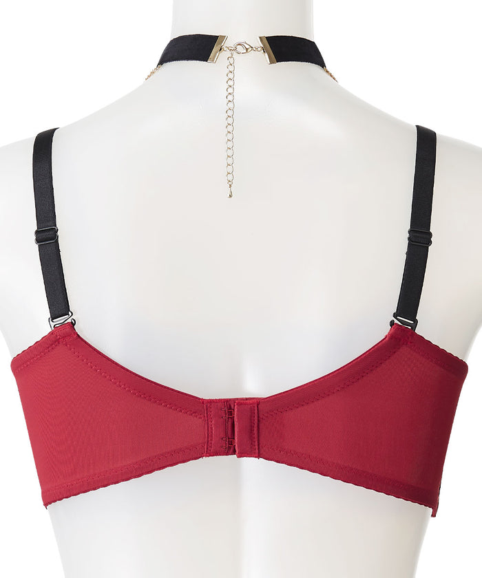 Chomori Maximum Boost Bra with Pearl Choker