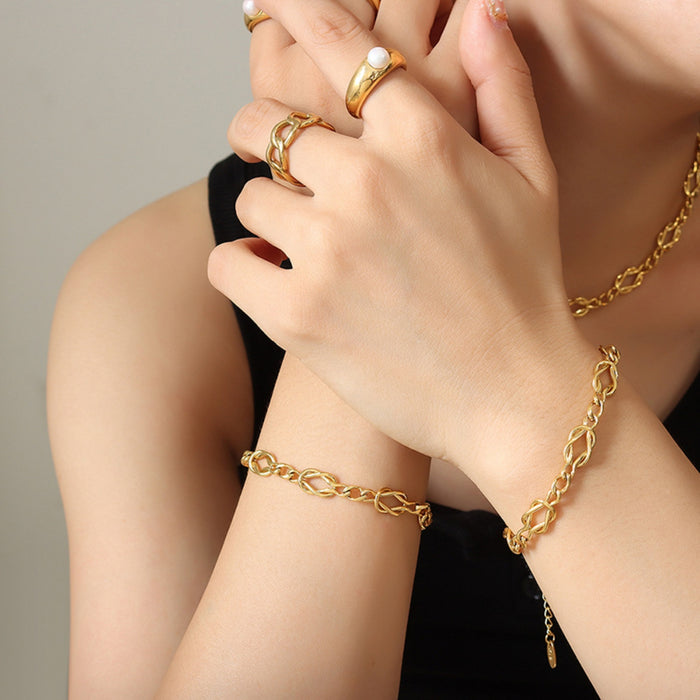 Elegant 18K Gold-Plated Titanium Steel Bracelet with Heart Links