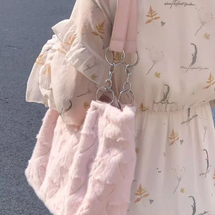 Fluffy Heart-Patterned Handbag