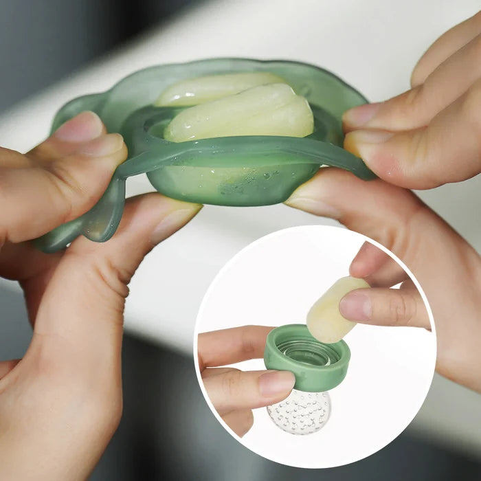 Haakaa Silicone Fresh Food Feeder & Mini Nibble Tray Combo