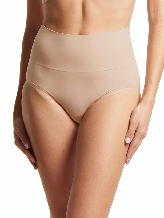 Chai HANKY PANKY BODY™ High Waist Boyshort - Front View On Model, Smooth Seamless Fit | Hanky Panky