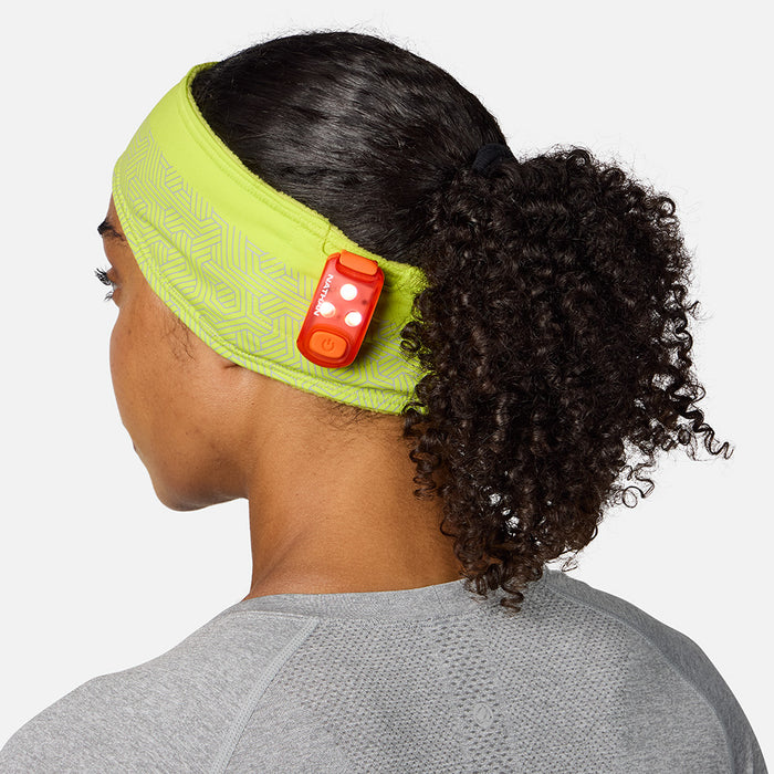 color:Hi Vis Yellow/Hex Print||seo:Nathan HyperNight Reflective Headband 2 - Hi Vis Yellow/Hex Print - On Model, Side View with StrobeLight2