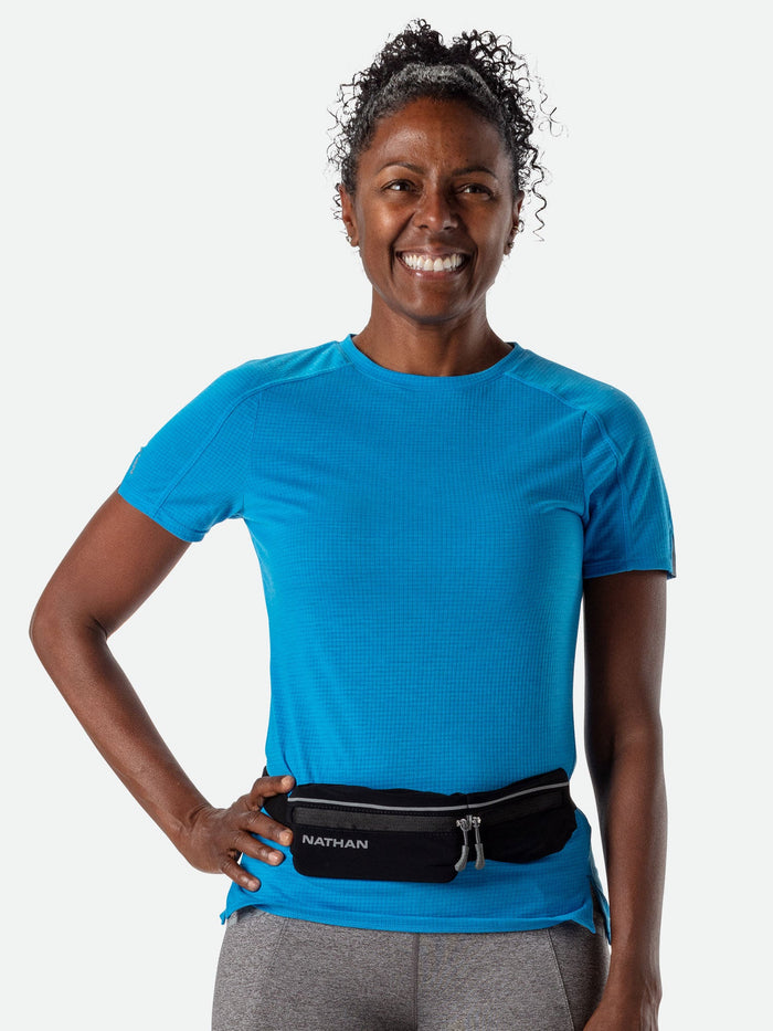 color:Black/Reflective Silver||seo:Nathan Mirage Pak Plus Adjustable Belt - Black - Female Runner - Front View