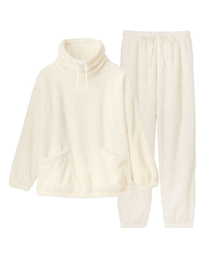 Neck-Warming Fleece Top and Bottom Set