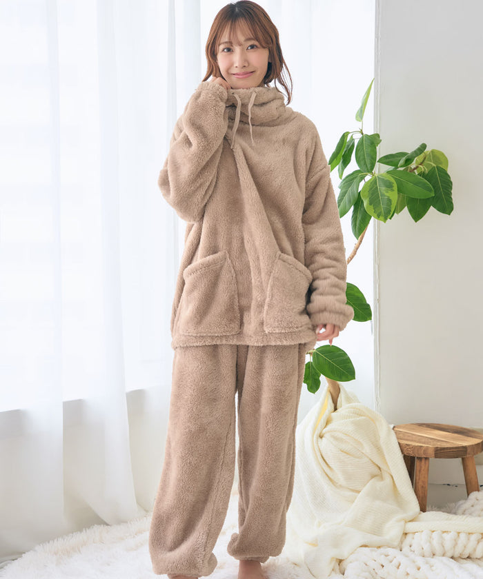 Neck-Warming Fleece Top and Bottom Set