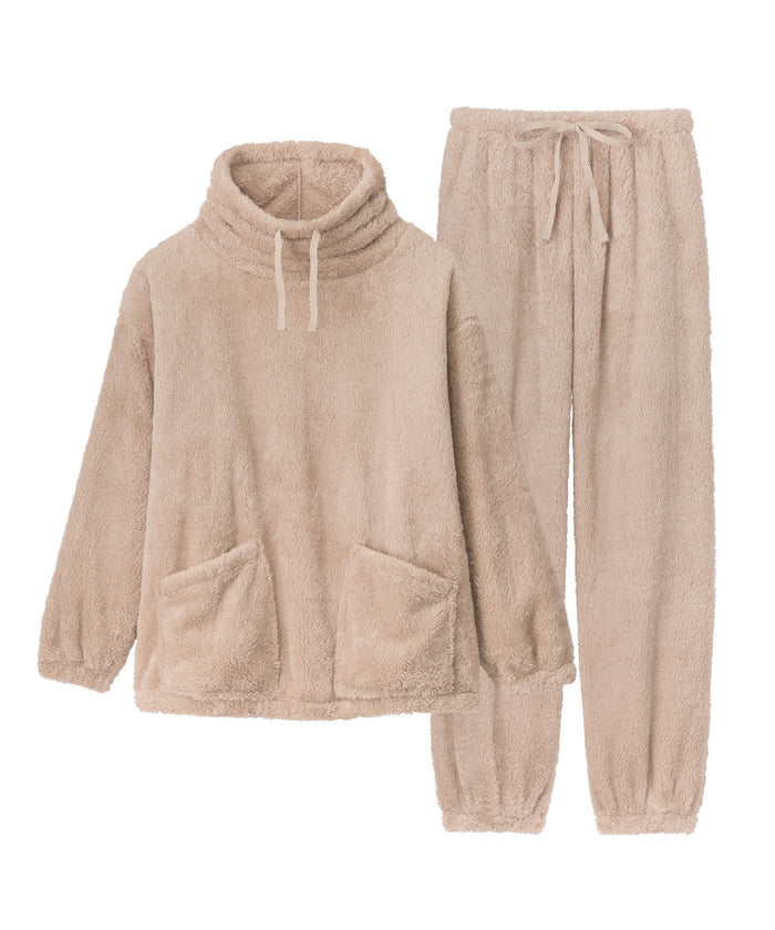 Neck-Warming Fleece Top and Bottom Set
