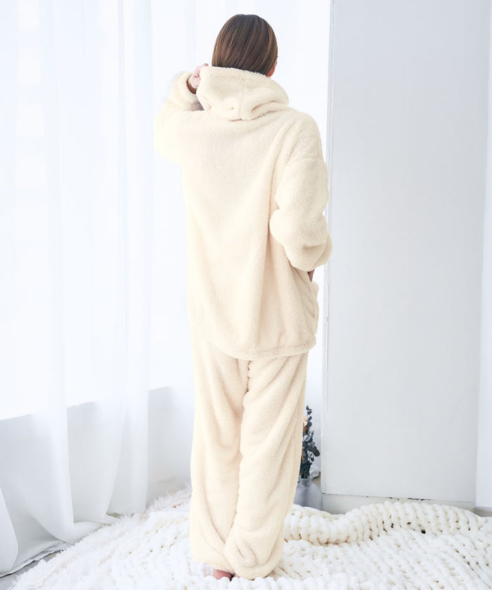 Neck-Warming Fleece Top and Bottom Set