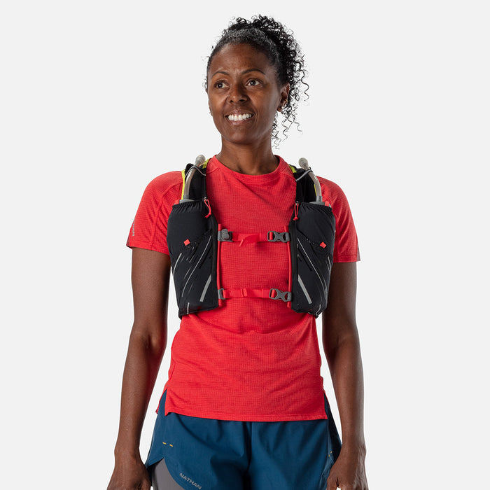 color:Black/Hibiscus||seo:Nathan Pinnacle 4 Liter Women's Hydration Race Vest - Black/Hibiscus Red - Female Runner Front View