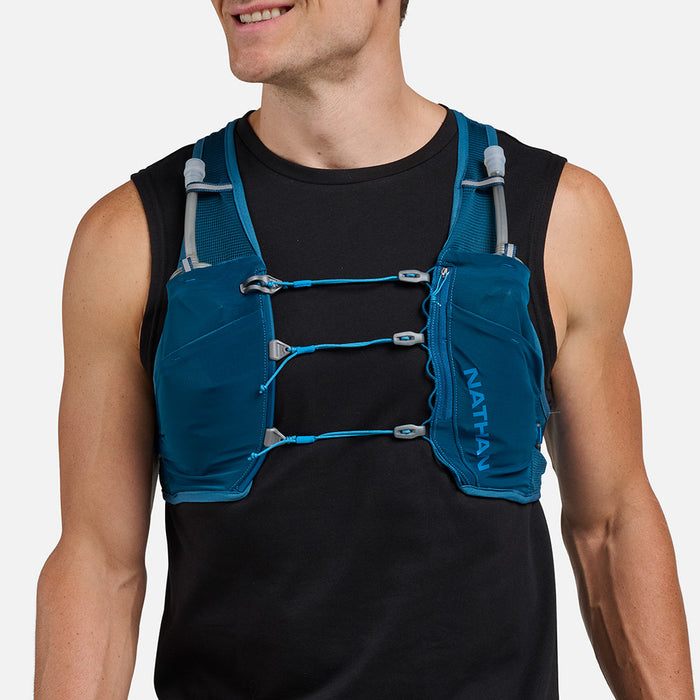 color:Sailor Blue/Deep Blue||seo:Nathan Pinnacle Breeze 4 Liter Unisex Hydration Race Vest - Sailor Blue/Deep Blue - Male Runner Front View