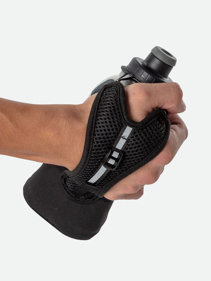 color:Black/Marine Blue||seo:NATHAN QuickSqueeze Lite 12oz Insulated Handheld - Black/Marine Blue - Runner Gripping Handheld Through Strap