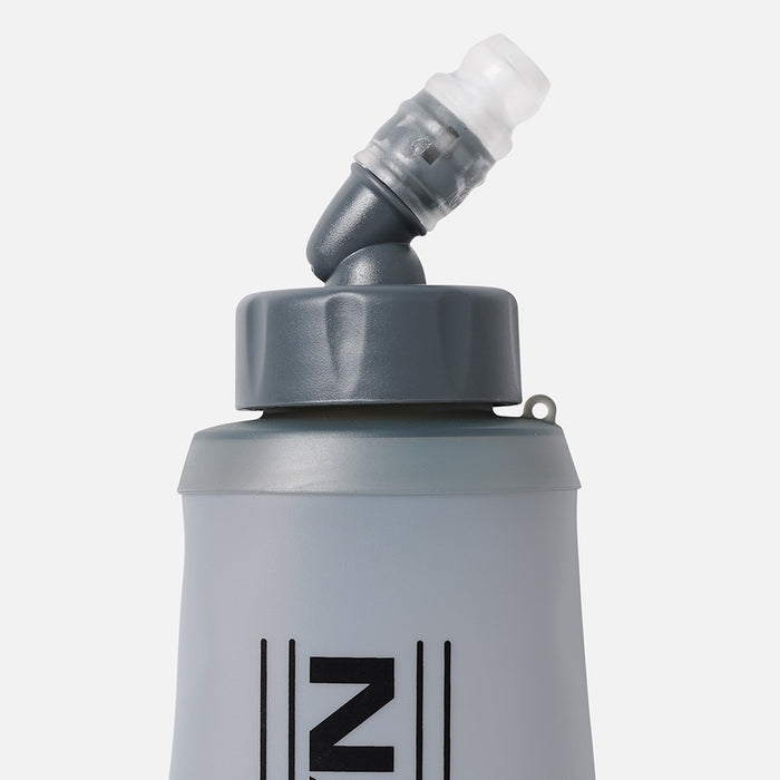 color:Light Lime/Finish Lime||seo:Nathan QuickStart Soft Hydration Flask 14oz (420 ml) - Detail View of Push Pull Bite Valve