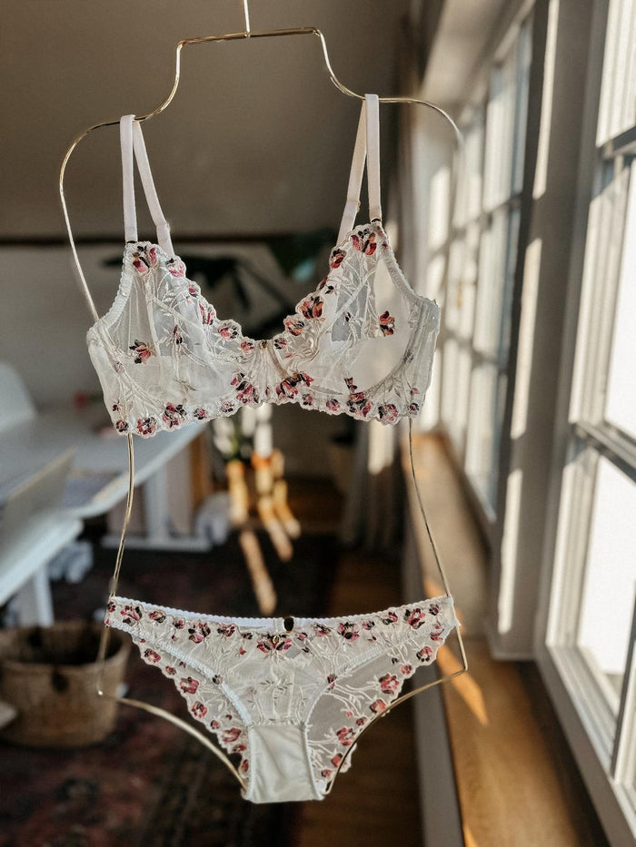 transparente Dessous bestickter Slip