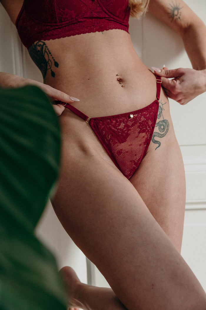 Dunkelroter String verstellbar Spitzen Dessous high waist rote Unterwäsche