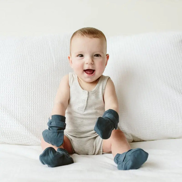 Stay-on Baby Booties, Midnight Booties Goumikids