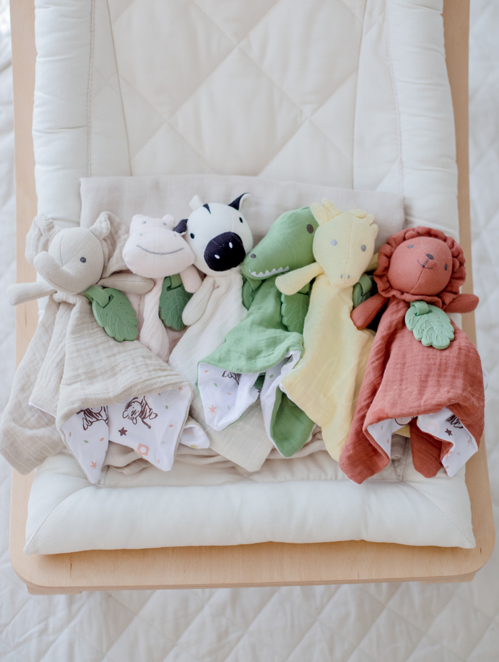 Tikiri Zoo Organic Comforter with Rubber Teether