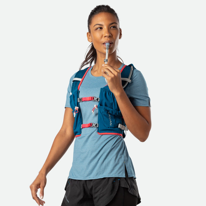 color:Marine Blue/Hibiscus||seo:Women's VaporAiress Lite 4 Liter Hydration Vest